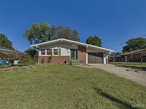 3rd image of 2125 Saint Michael Ct S