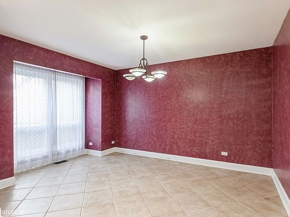 5th image of 30 Ascot Cir