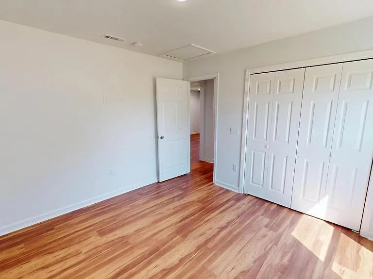 203 Charleston Dr — Photo 20
