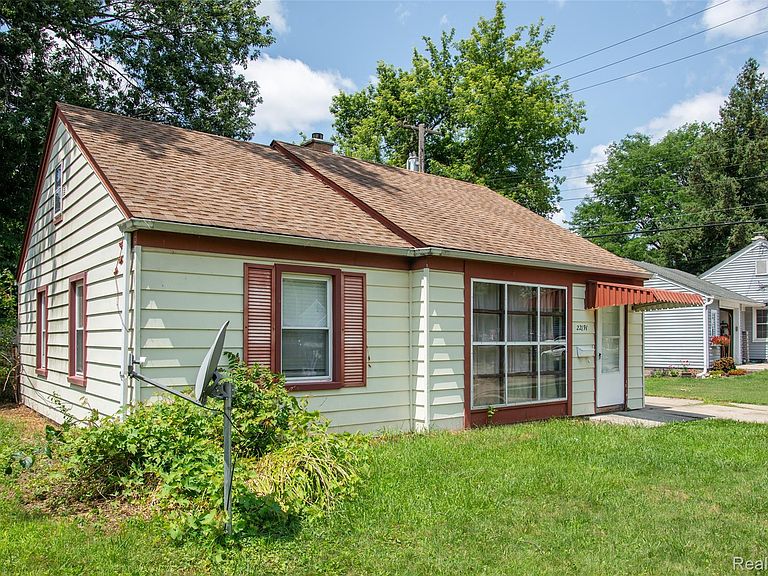 Listing photo 2