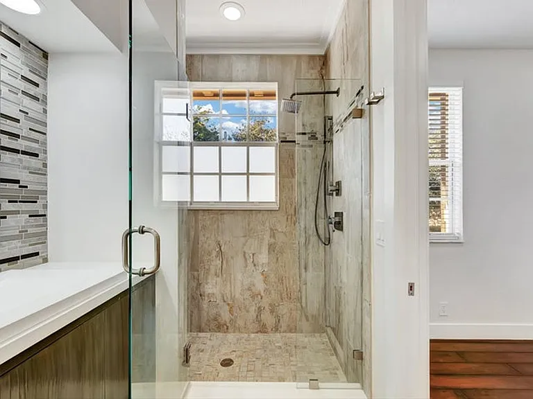 406 NW 25th Ave — Photo 21