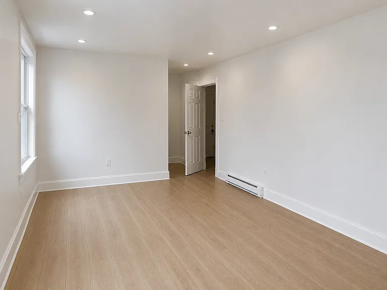 516 Harrison Ave #1 — Photo 5