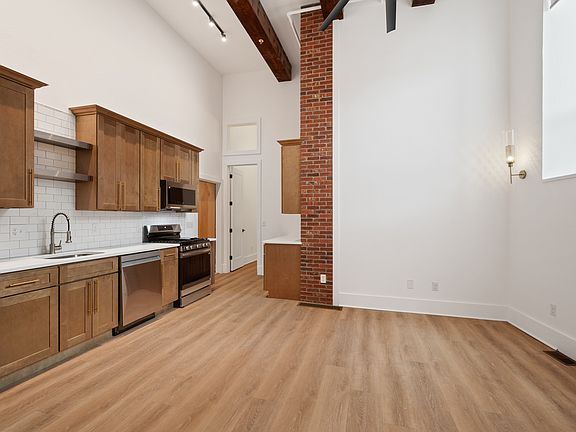 4th image of 251 Pearl St #107