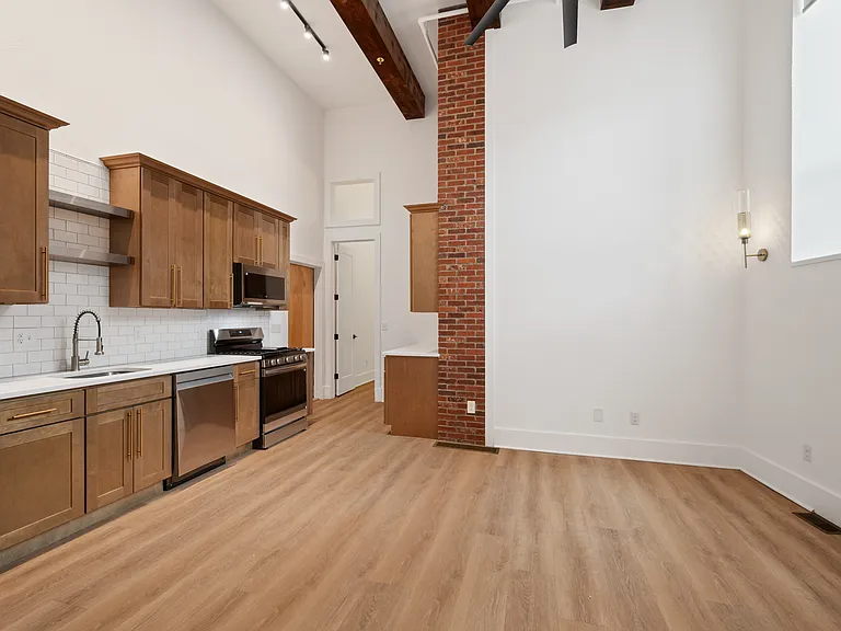 251 Pearl St #107 — Photo 4