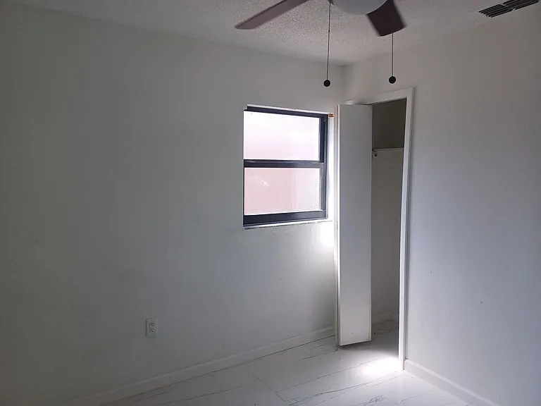 2627 Saint Charles St — Photo 11