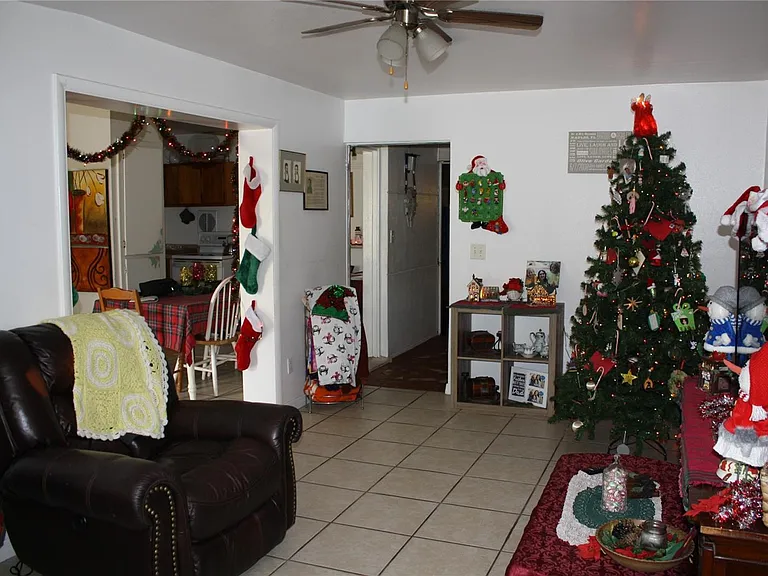 1311 Morningside Dr — Photo 2