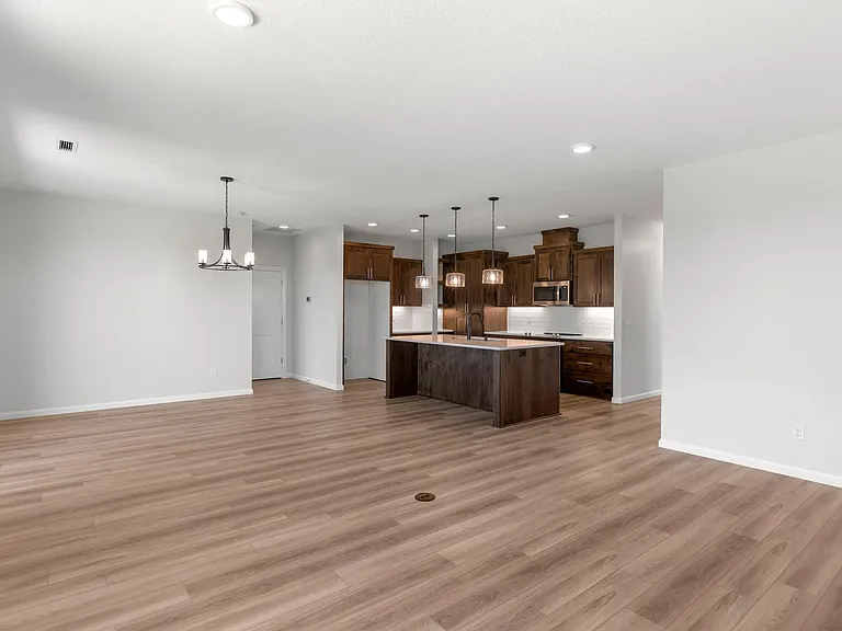 1524 W 14th Ave — Photo 17