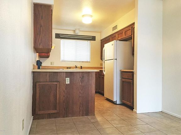 3rd image of 3319 E Water St #A