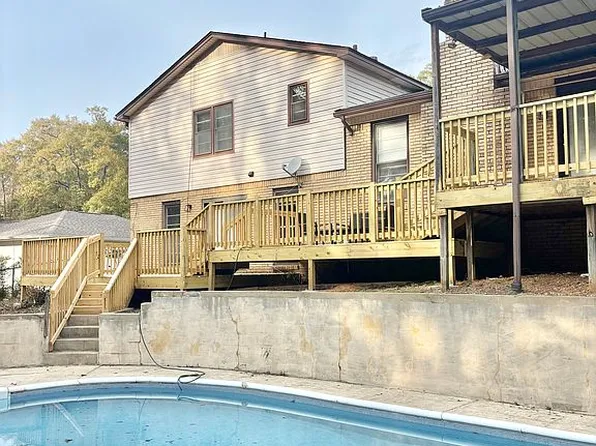 1005 Princeton Pl, Northport, AL 35473