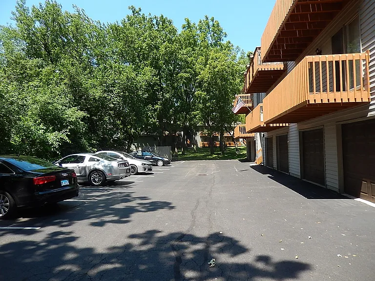 375 Woodridge Cir #F — Photo 22
