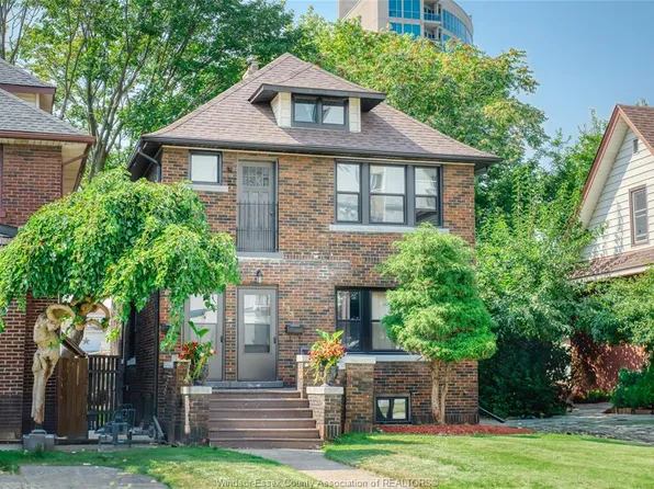 135 Oak St, Windsor, ON N9A 5E5