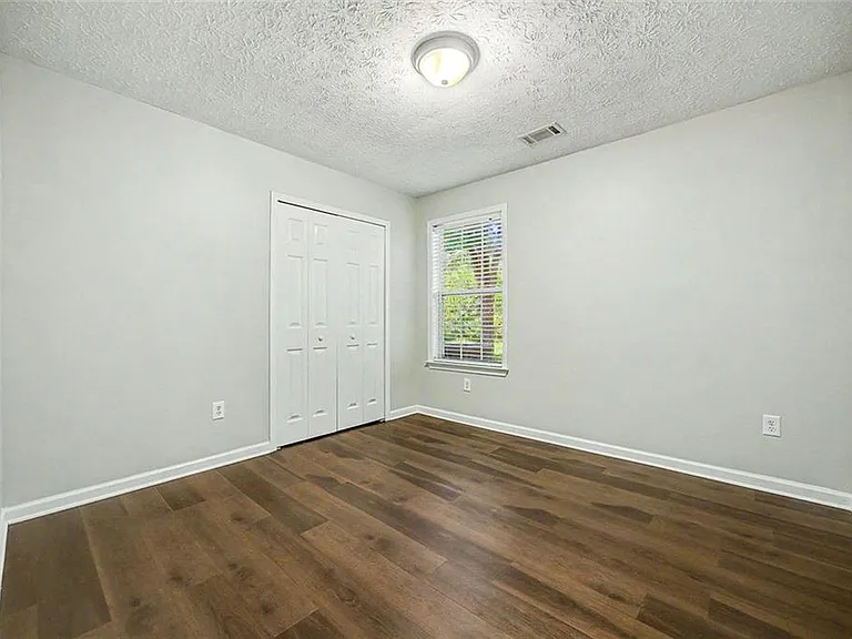 572 Staghorn Ln — Photo 17