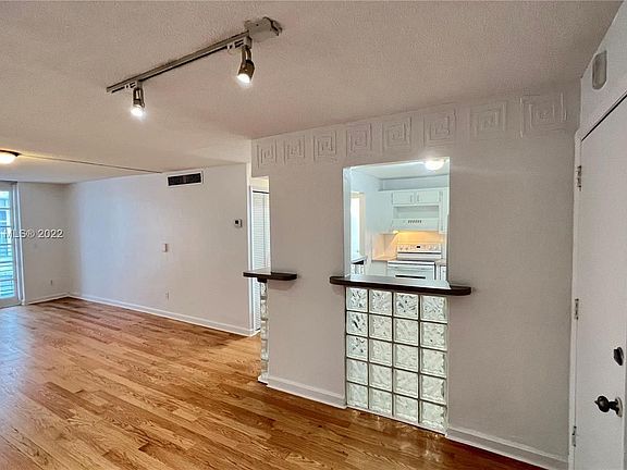 2nd image of 1754 Meridian Ave APT 302