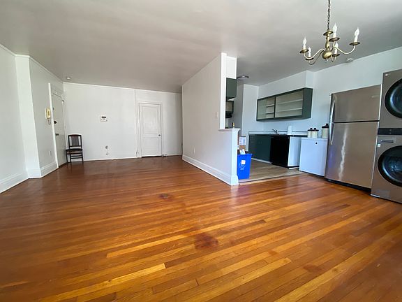 Living Room/Kitchen