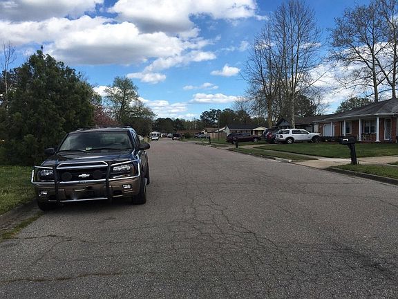4th image of 1429 Louis Dr