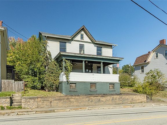 2nd image of 611 Mount Pleasant St