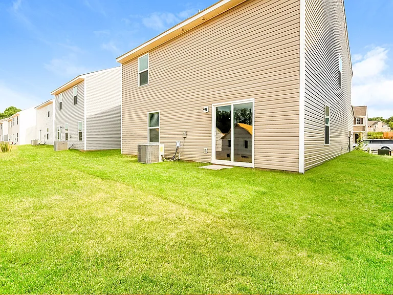 2139 Southlea Dr — Photo 14