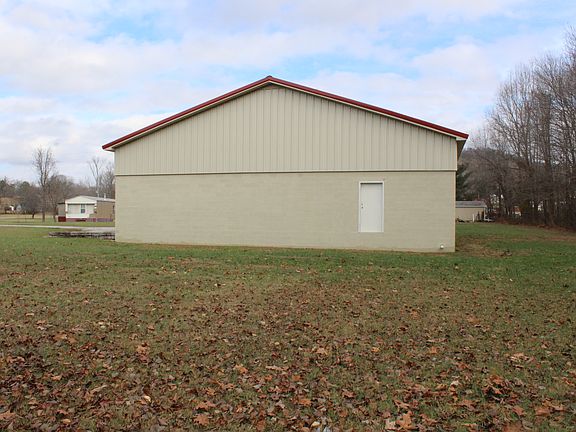 2nd image of 121 Little Ln