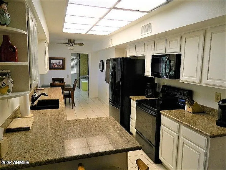 12635 W Foxfire Dr — Photo 4