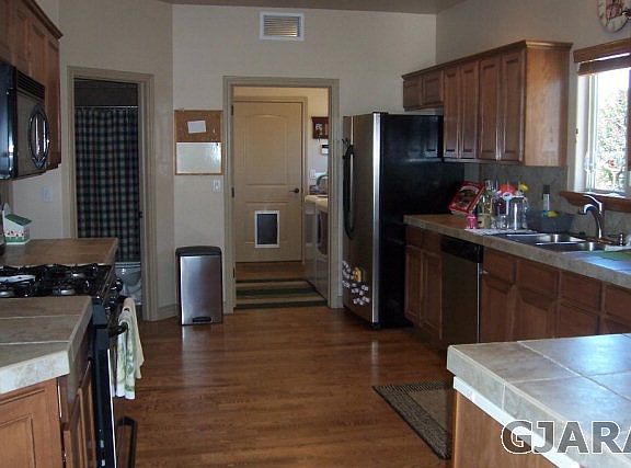 3rd image of 626 Pueblo Ct