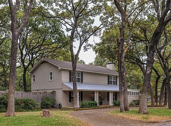 2nd image of 3000 Yellowstone Dr