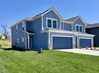 8341 Valley Spring Dr, De Soto, KS 66018