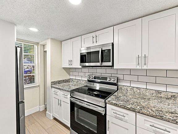 5th image of 8535 J R Manor Dr