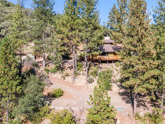 5th image of 1446 Manzanita Dr