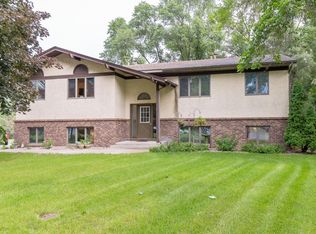 1611 Roundhouse Cir, Shakopee, MN 55379