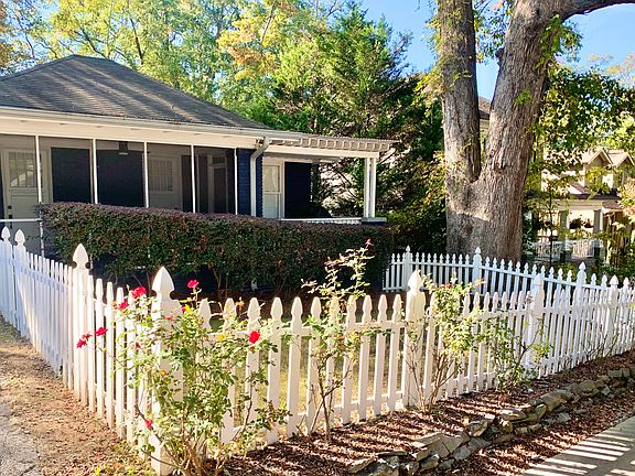 Fully Fenced Front Yard