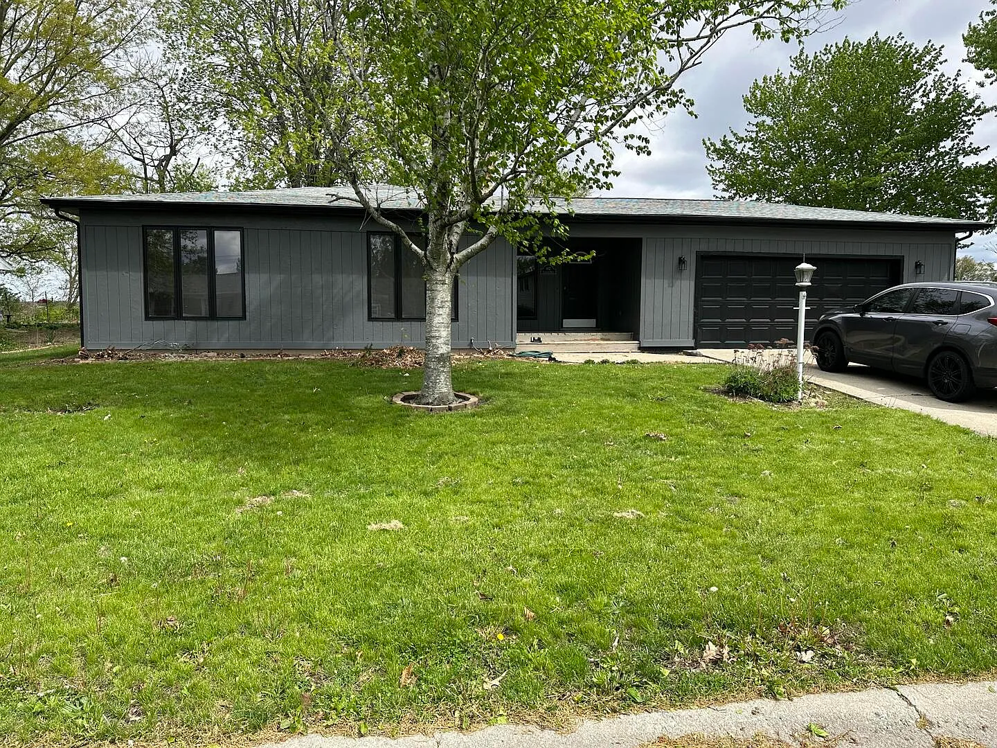 902 Fleetwood Dr photo 1