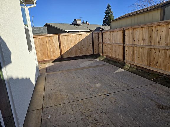 3rd image of 1941 Apiary Way