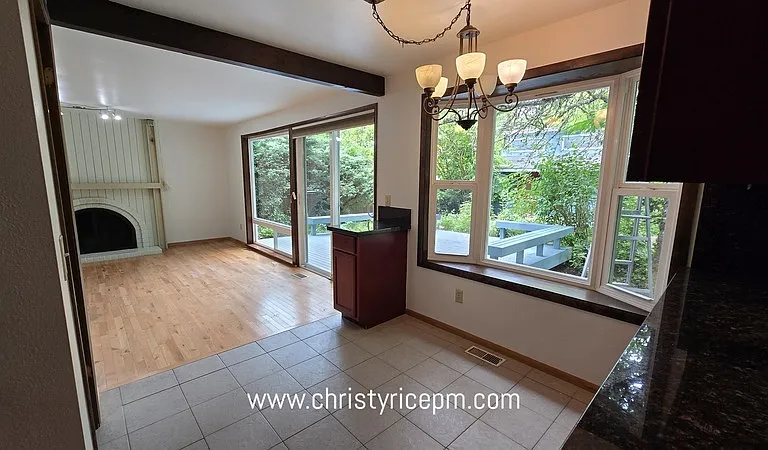 15406 SE 46th Way — Photo 8