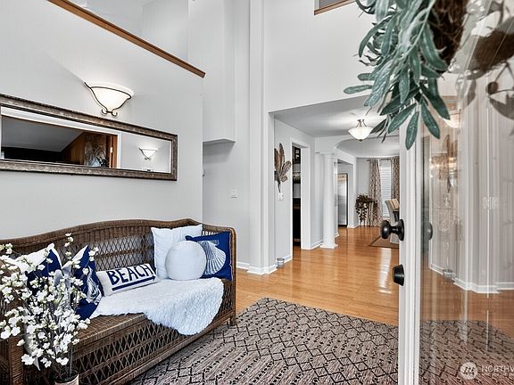 3rd image of 120 Sunrise Avenue SE