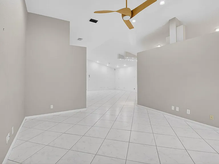 7558 Ironbridge Cir — Photo 9