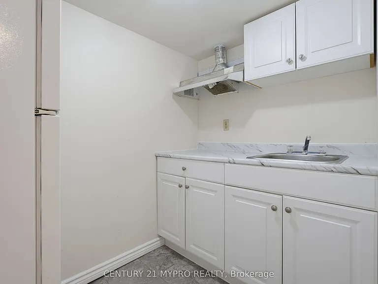 143 Ardsley Cres — Photo 24