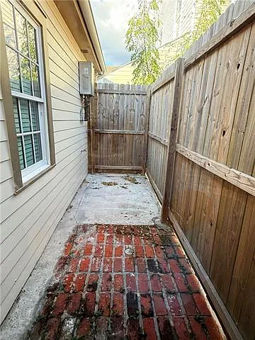 3421 Burgundy St — Photo 15