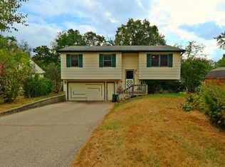 8921 Memory Trl, Wonder Lake, IL 60097