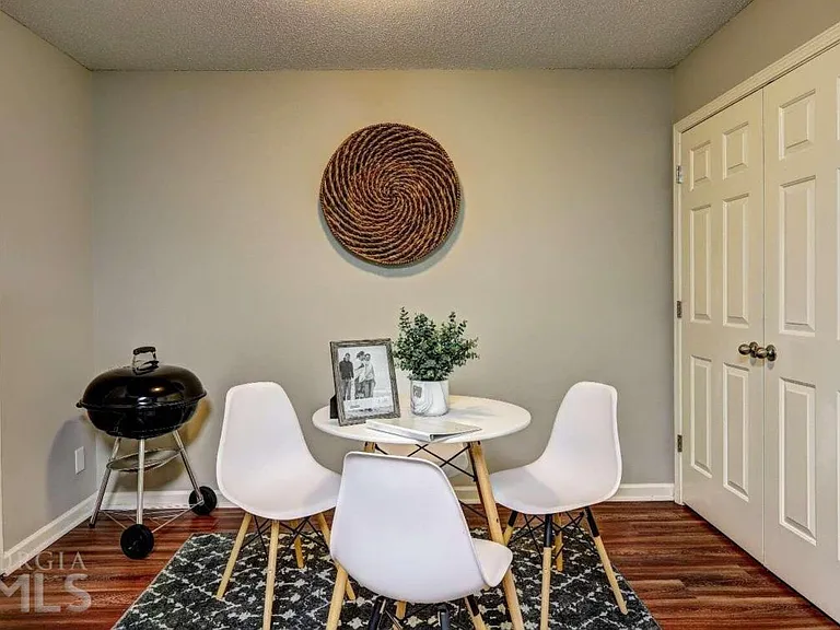 7271 Crestside Dr — Photo 8