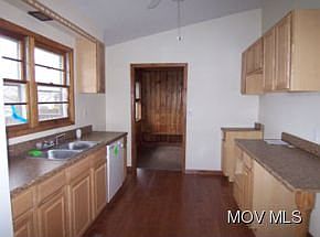4th image of 2405 Millbrook Dr