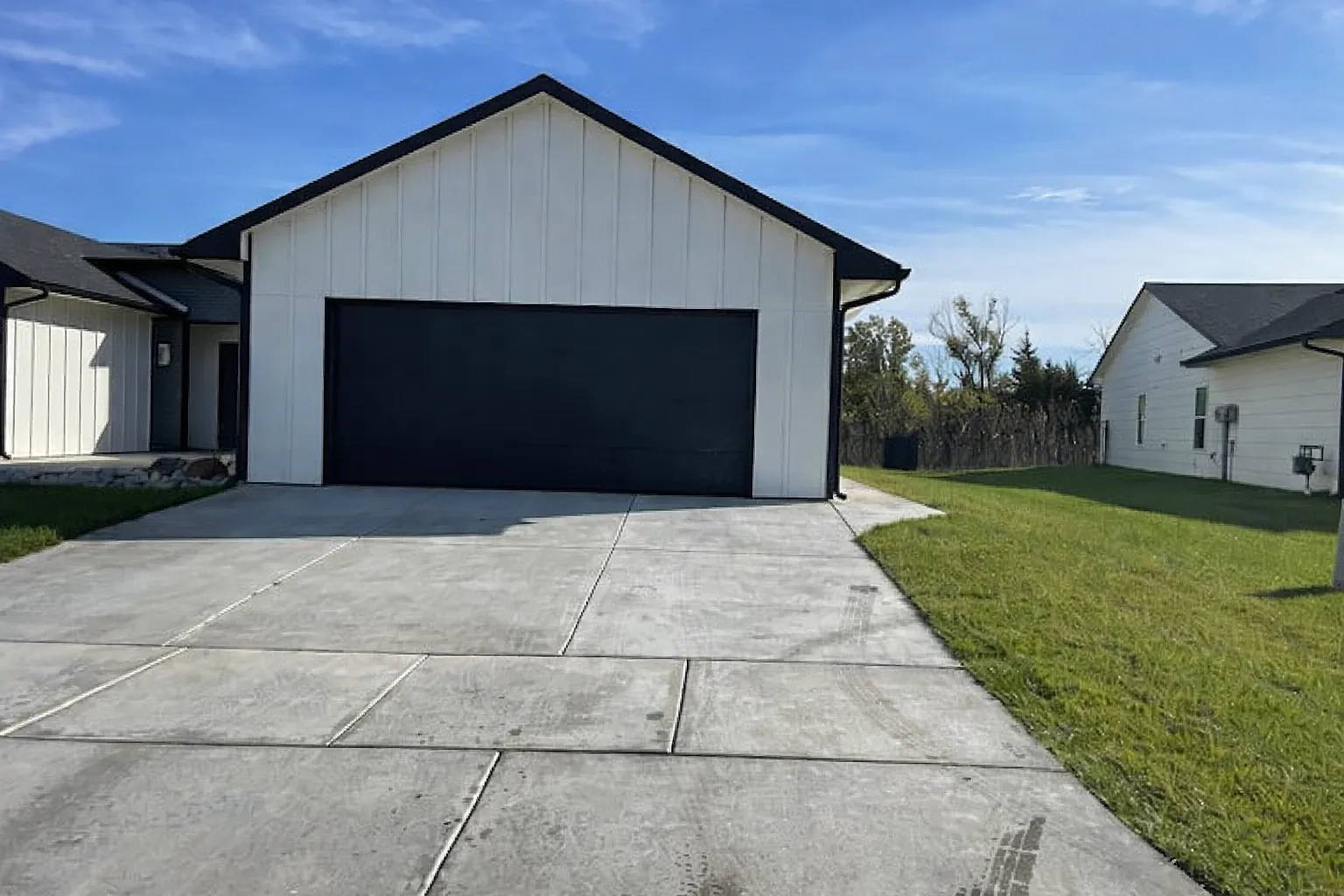 4 bed, 1380 sqft, $1,595 — Photo 1