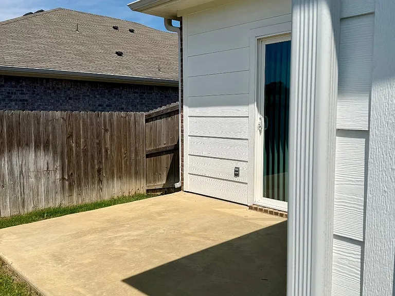 1411 Monterey Dr — Photo 19
