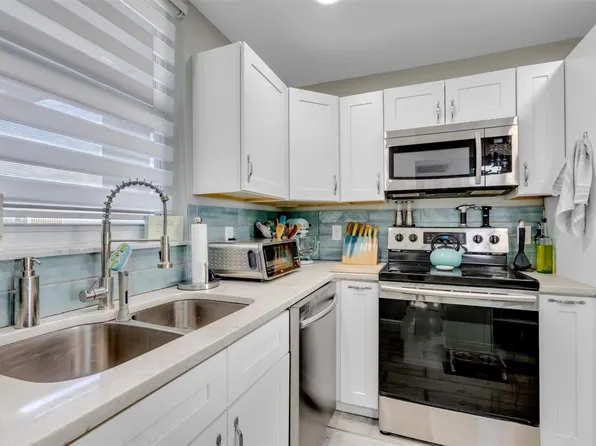 3100 NE 49th Street #503, Fort Lauderdale, FL 33308