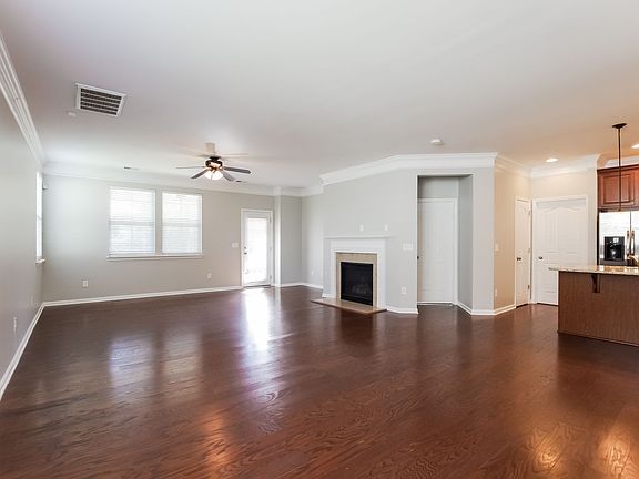 3rd image of 4204 Chasebrook Ln