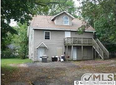 2nd image of 607 Pine St
