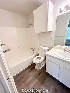 701D Balcones Dr #53 — Photo 9