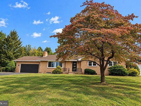 4th image of 325 Donna Ln