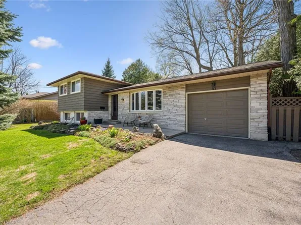 47 Hillcrest Ln, Kitchener, ON N2K 1S9