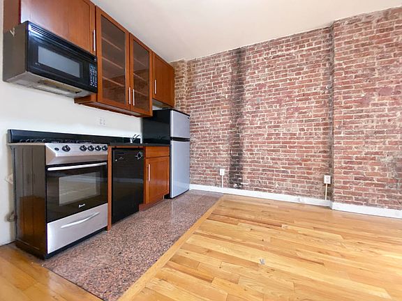 2nd image of 435 W 54th St #2CE