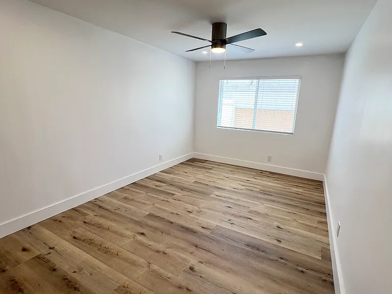 8731 La Salle St #5 — Photo 13
